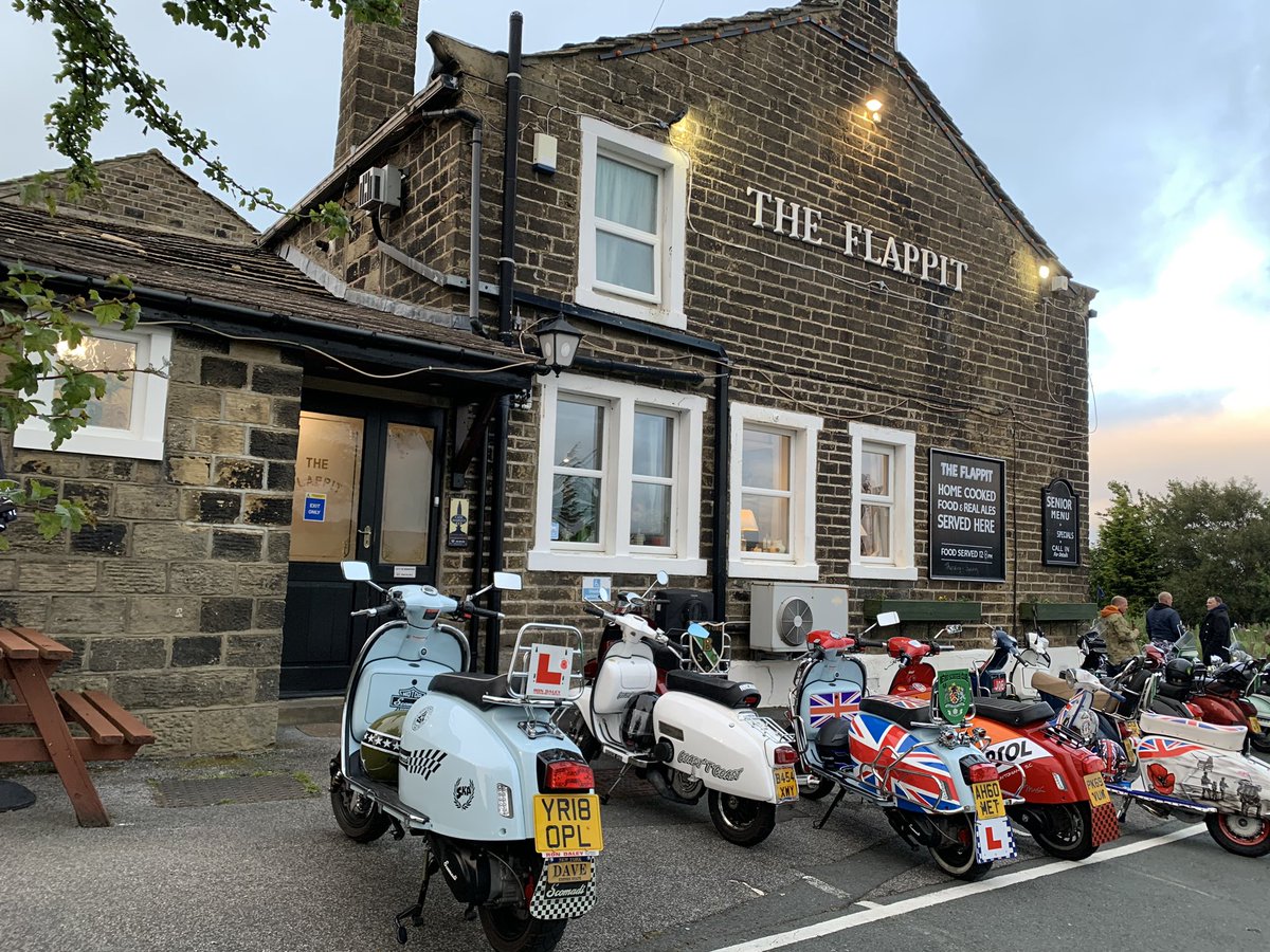 theflappitpub's tweet photo. Good to see Worth Valley SC back up at the pub tonight and a good meet with some other clubs joining in #scooter https://t.co/B6mntyVKEj