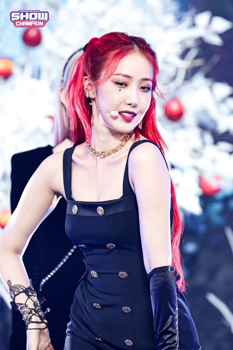 sinb pics 🍎 tweet media