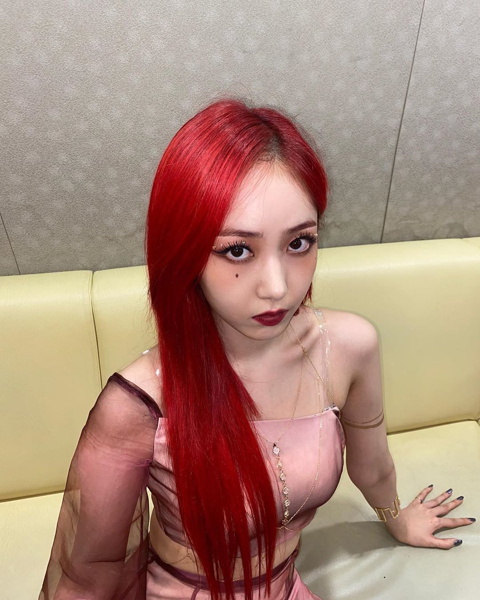 sinb pics 🍎 tweet media