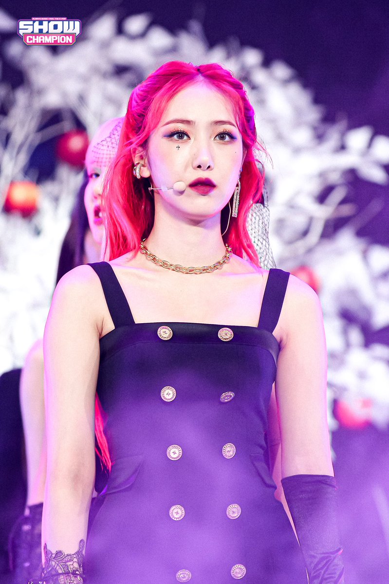 sinb pics 🍎 tweet media
