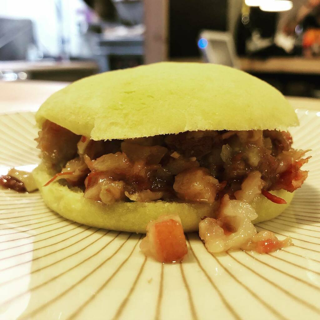 acme_ESP's tweet photo. Its royal majesty el #bocata de #cacheira @ @malauvavigo #vigo https://t.co/d0TmNwveE3 https://t.co/05fN25zLc9