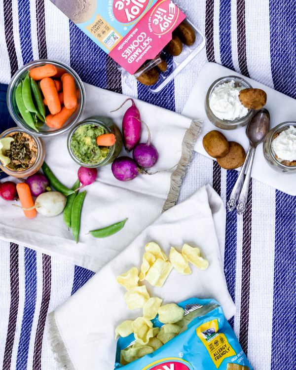 Planning a #summertime #picnic? Our Lentil Chips are great paired with your favorite dip and, let's be real; every picnic party needs some cookies! Our snacks are sure to be tasty and allow everyone to #eatfreely.
📸 @abrapappa 
#enjoylifefoods #picnicparty #allergyfriendly #gf