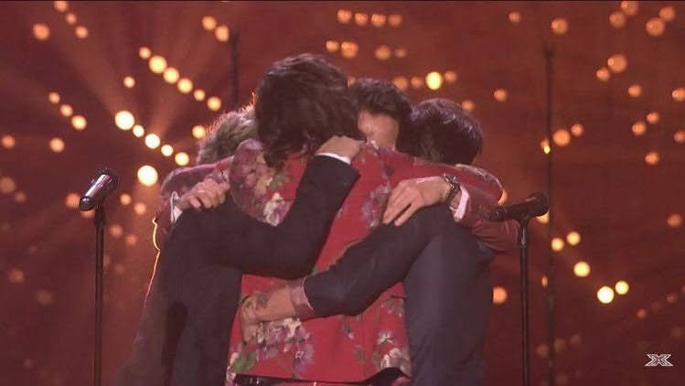 shesstillbrave's tweet image. It's inevitable everything that's good comes to an end .•´¨´•..•´¨•.
                               Oh, let me love you, goodbye
 #10YearsOfOneDirection #ThankYouOneDirection #10YearsOf1D