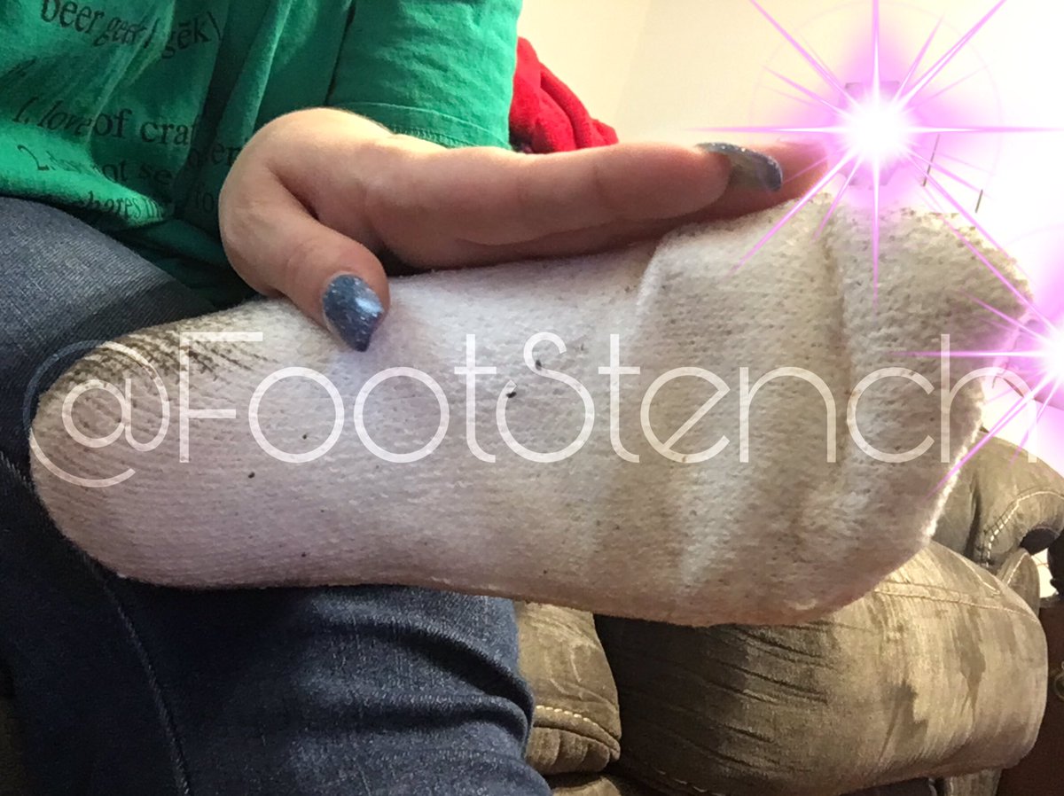 FootStench's tweet photo. Day 2! They’re smelling ripe and corny 🌽 with a sharp note of vinegar😋 https://t.co/EE2hs8J6Pn