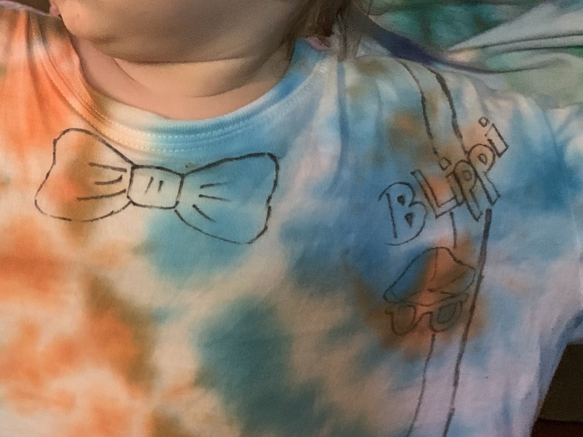 CharlotteLyda's tweet photo. Our little guy Joey (nicknamed Kayak) wanted to look like @BlippiOfficial (and get in on our tie dye party) #Blippi https://t.co/zWOsJ6uK66