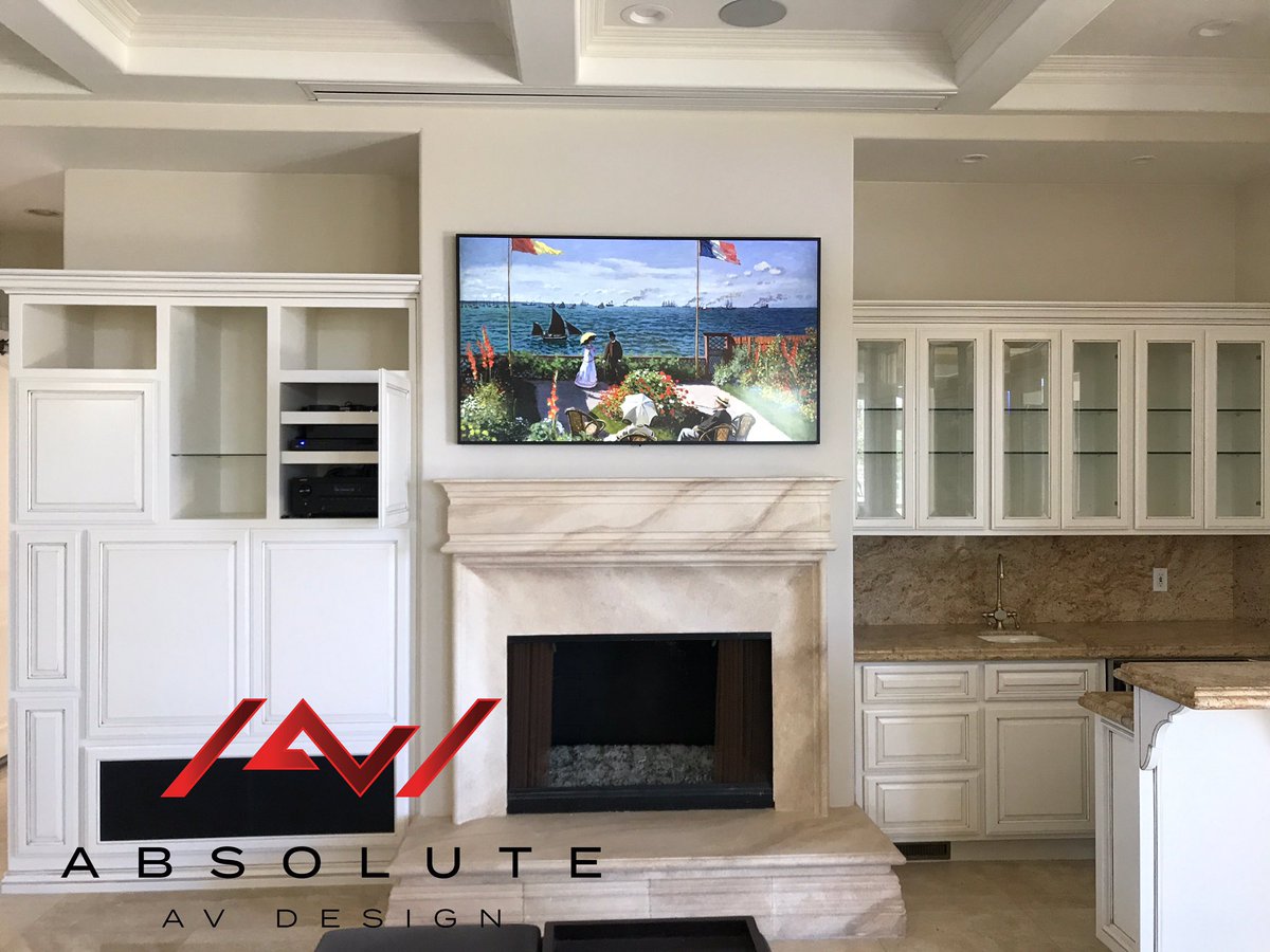 OfficialAAVD's tweet photo. This beautiful custom home has a 65” Samsung Frame TV mounted above a fireplace with five in-ceiling Martin Logan ElectroMotion speakers and a Dynamo 800 floor-standing subwoofer.
#MartinLogan #Samsung #ElectroMotion #FrameTV #LivingRoomGoals #CustomHome https://t.co/pJHegibsOF