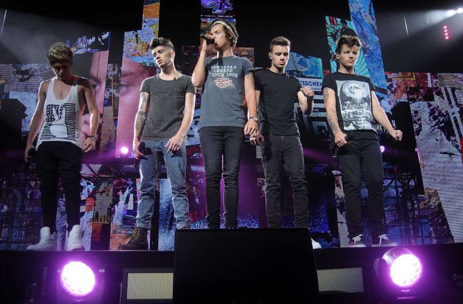 Houston1D's tweet photo. Happy #10YearsOfOneDirection! https://t.co/1cg519AEQe