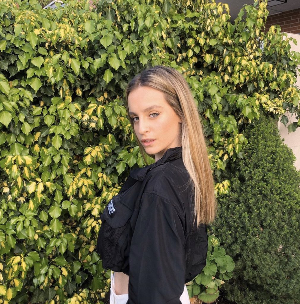 sahcampbeII's tweet photo. what time is it? summer time! ☀️ https://t.co/dTrARoLty0