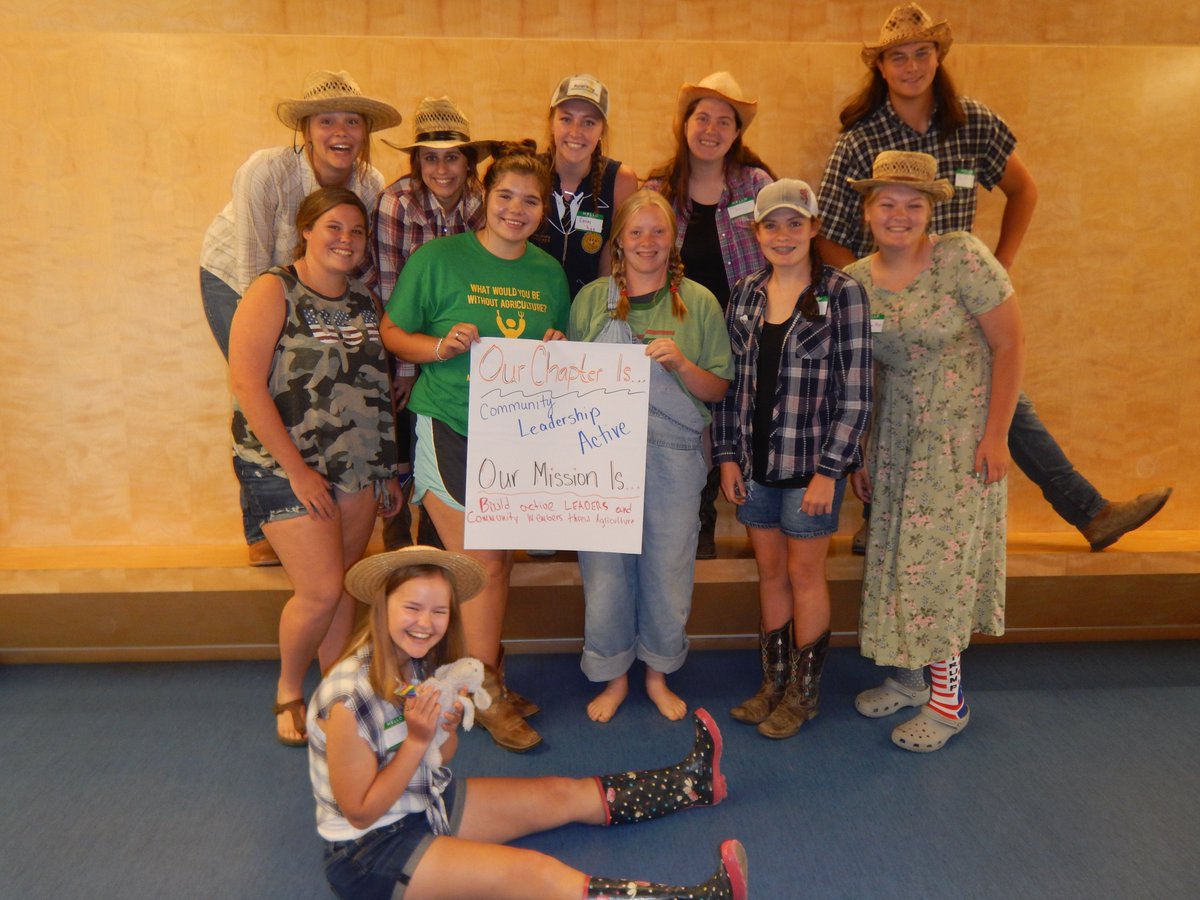 mocor2ffa's tweet photo. We are so excited for this years officer team! They have so many awesome ideas for this year and did some awesome team building. We even solved a Hillbilly Murder mystery. We also got to virtually participate in the awesome iLEAD Conference through Missouri FFA.  #MOFFALEAD2020 https://t.co/Vs7Yu2c0a4