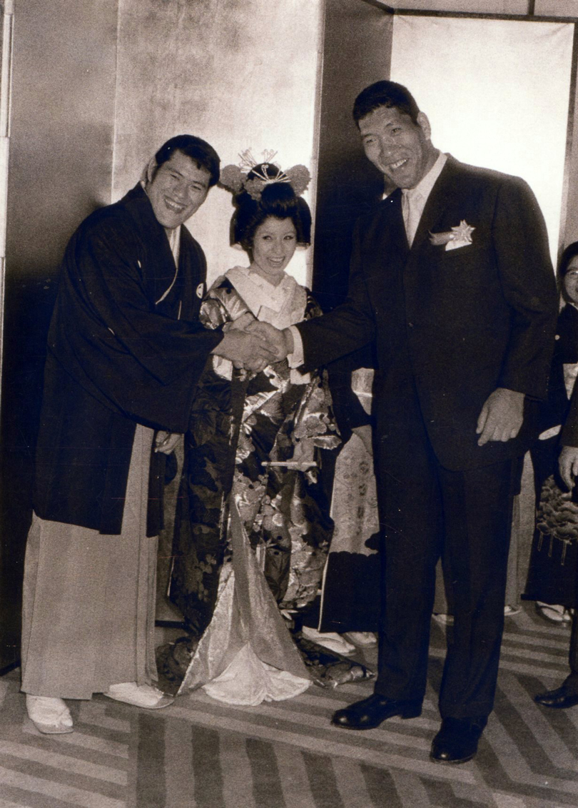 SirLARIATO's tweet photo. Giant Baba at Antonio Inoki's wedding to actress Mitsuko Baisho https://t.co/p6b98BBeJW