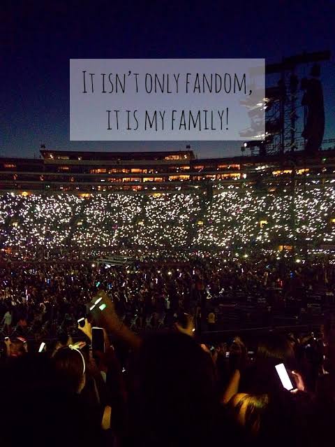 CHICO01531265's tweet photo. Y aunque no salieron las cosas como imaginábamos, BRO me di cuenta que no estoy sola, tengo EL FANDOM MAS GRANDE DEL MUNDO junto a mí, grax familia juntos logramos todo esto
#OneDirection #23dejulio #onedirection10years #10YeasOfOneDirection #respectZAYN #10YearsOfOneDiretion https://t.co/WEPlo564bW