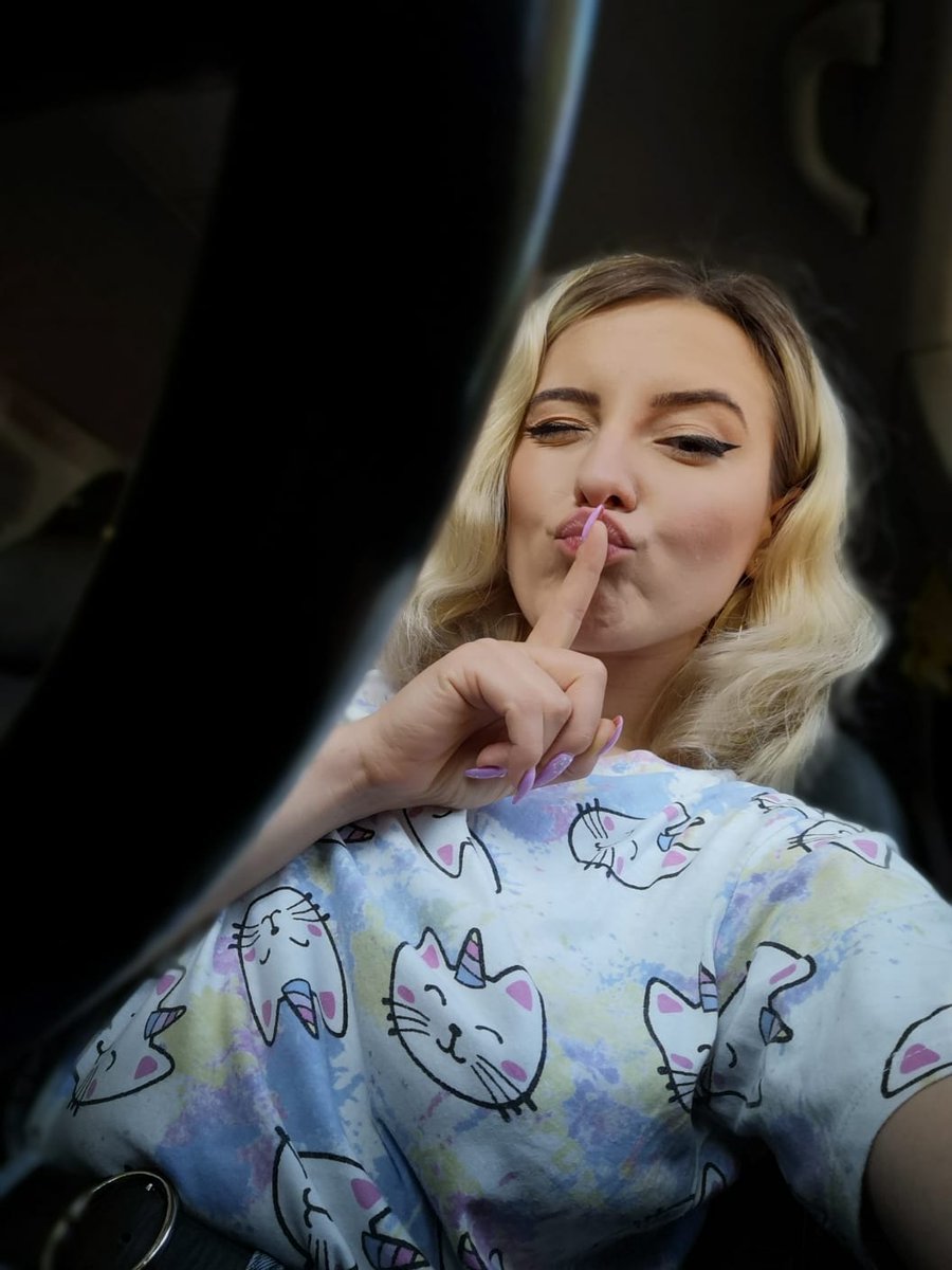 JessieBond0007's tweet photo. Shh! Don't scare the unicorns!
@LiveJasmin
#jasmintv #livejasmin #jasmindotcom #exclusivemodels #unicorns #friyay #shhh https://t.co/tVBvKNOTpJ