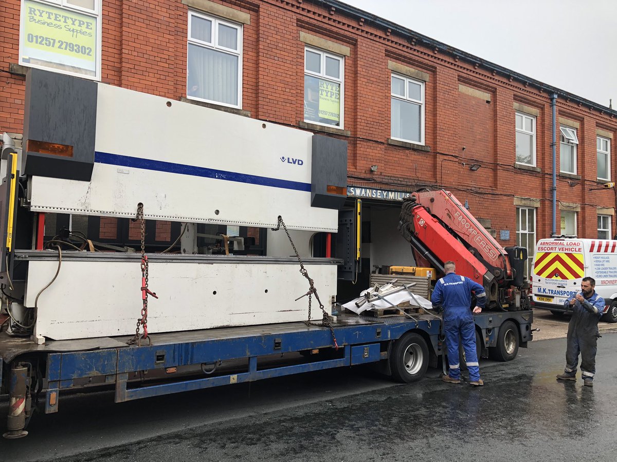 csmsheetmetal's tweet photo. End of the road for this trusted LVD Pressbrake machine after 20 years service making way for new technology https://t.co/k3aH1UDBPQ