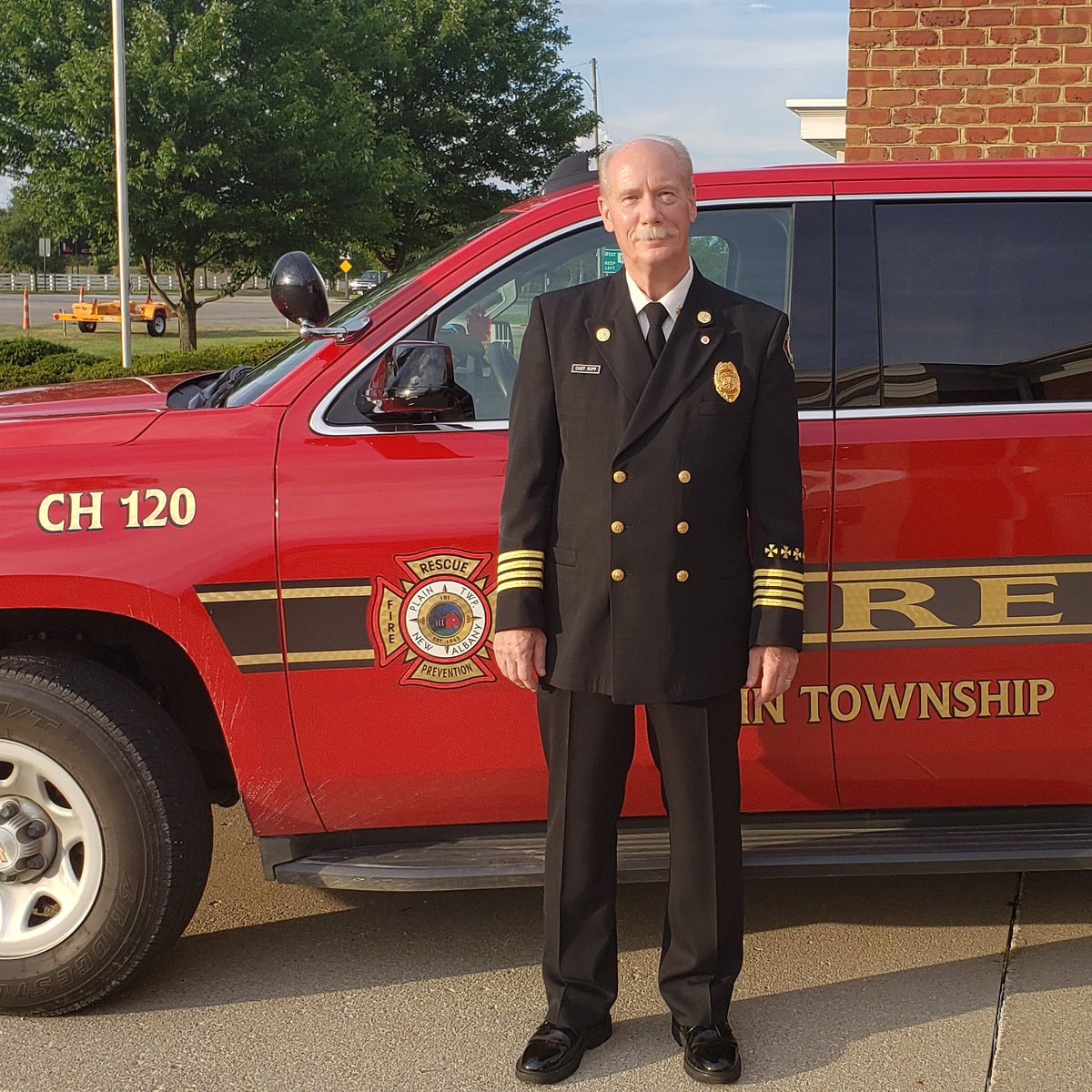PlainTwpFire121's tweet photo. Join us in congratulating our new Fire Chief Jack Rupp!  He was officially promoted to Fire Chief tonight at a swearing in ceremony.  Video of the entire ceremony is posted on both our Instagram and Facebook accounts. https://t.co/yJzYpC3WpP