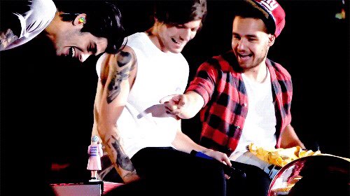 Houston1D's tweet photo. Where We Are Tour
8/22/14
NRG Stadium
SOLD OUT — 71,054 https://t.co/SuJJ6o5jD8