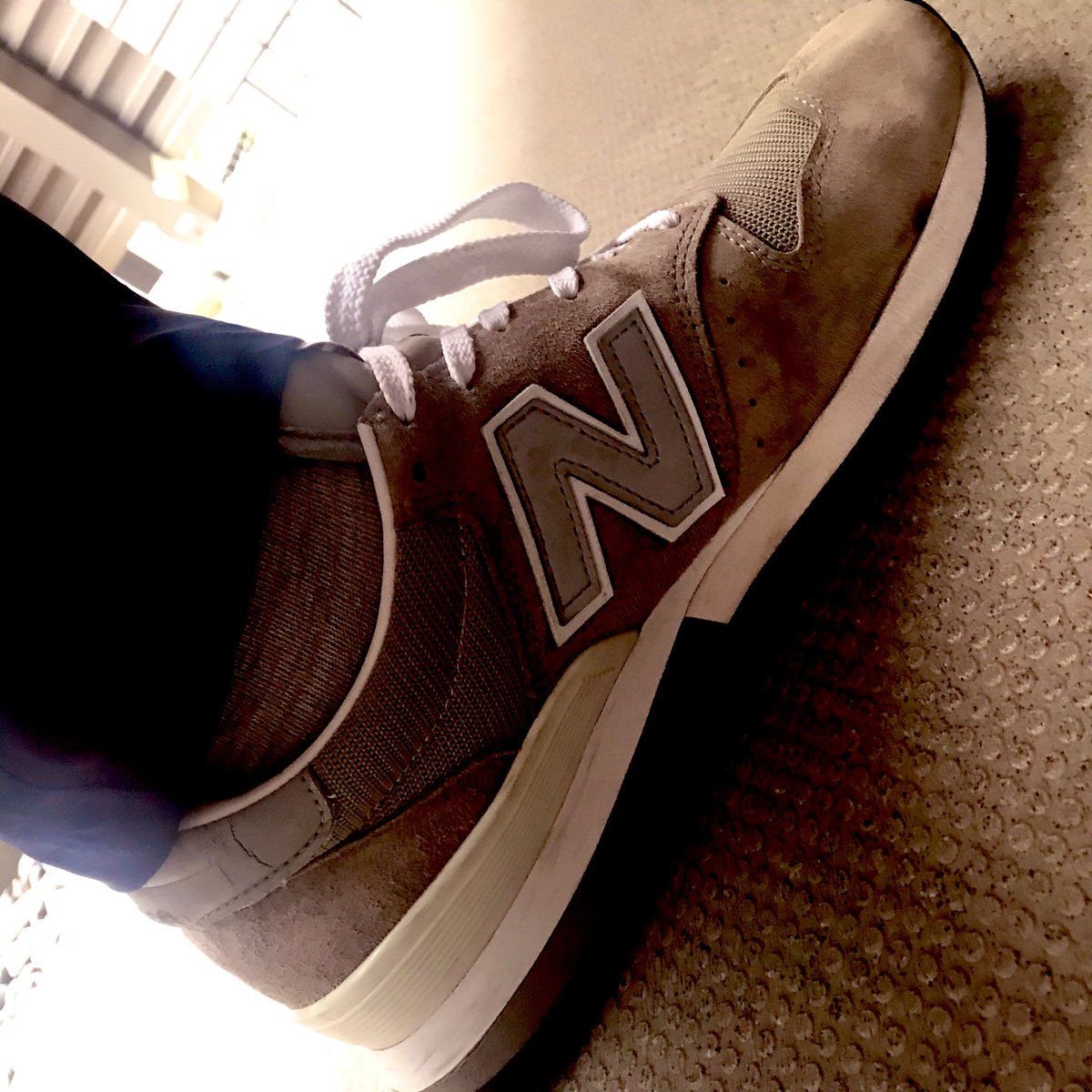 pakusako's tweet photo. 不要だが不急の外出にてご容赦を…
あえて外しのM995
マーガレットのシャツ&グラミチパンツ
都会仕様w
すぐに帰りますよ。
#ニューバランス
#newbalance
#M995
#マーガレットハウエル
#margalethowell
#グラミチ
#gramcci https://t.co/kN9Rx1HsIR