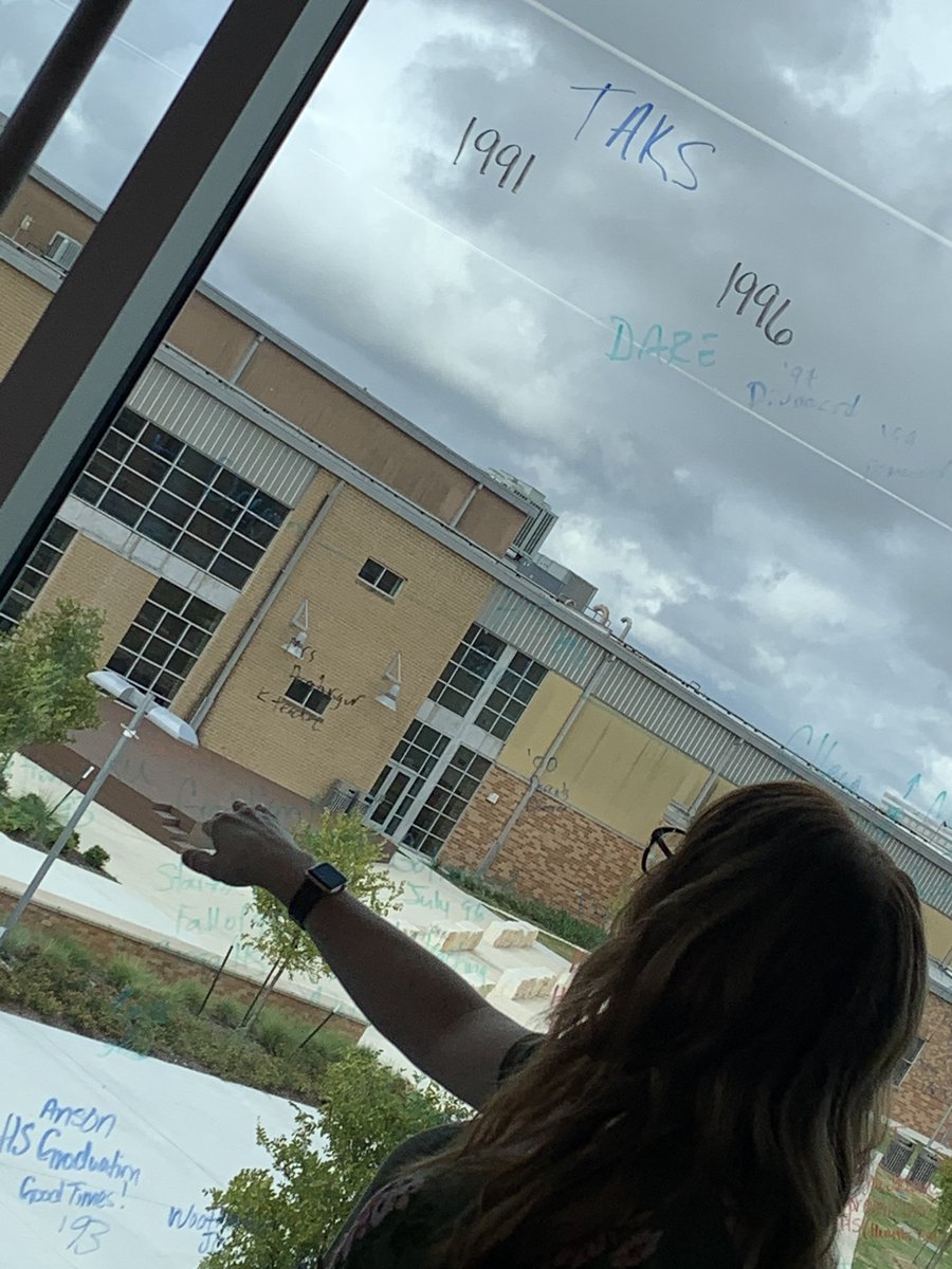 denishapresley's tweet photo. 130 years (18 schools) of experience and immeasurable impact on lives. I just spent 3 days learning with our admin team &amp; if “attitude reflects leadership” I PROMISE YOU @SMHS_SMCISD just got better!!!! #COMMUNITYoflearners #StrikeAsOne @LMatejo @ThomasDuebner  @MarkD_Rattlers https://t.co/iceb0MhS70
