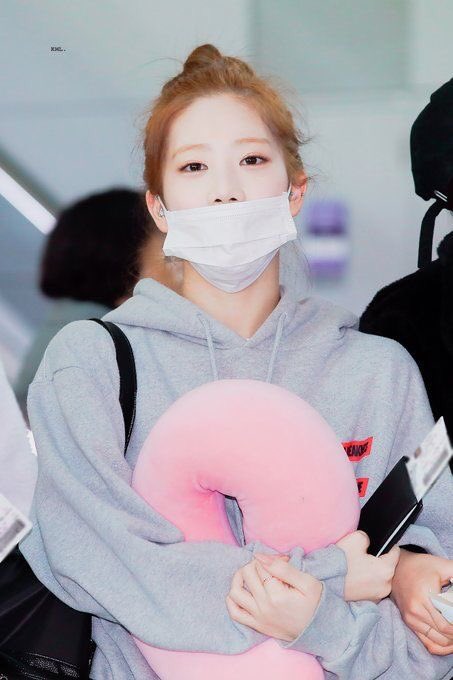 these airportpics>>>>>, and kimlip the tam>>>>>>