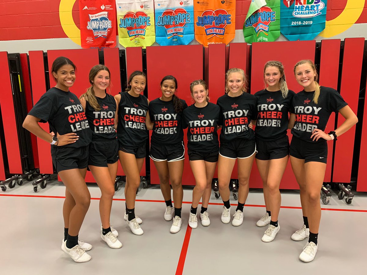 TroyCheerOH's tweet photo. The high school teams had their sideline camp this week! Such a fun few days for everyone. The improvement from tryouts and everyone’s hard work was outstanding!! https://t.co/b12WesI73L