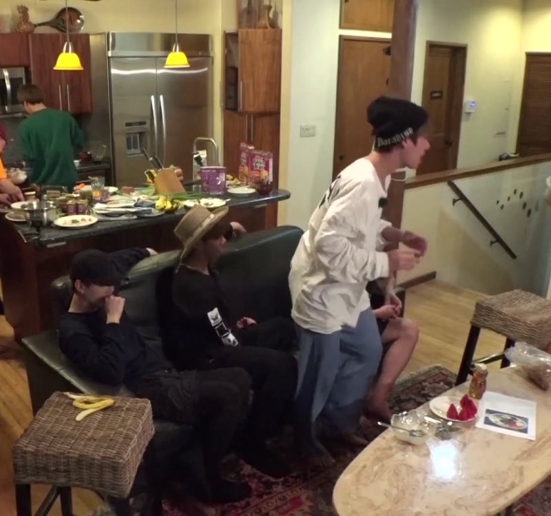 taekookers open this thread pt2.