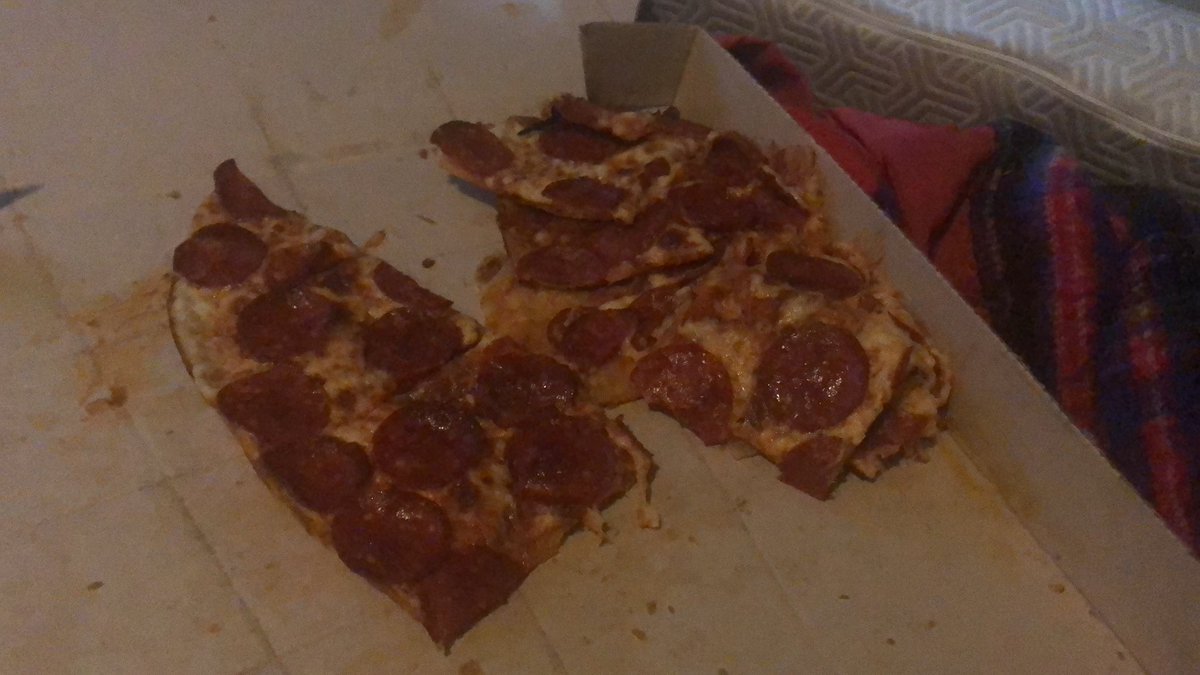 NessKids's tweet photo. @littlecaesars hey thanks for the pizza guys https://t.co/JMw3hKrRlW