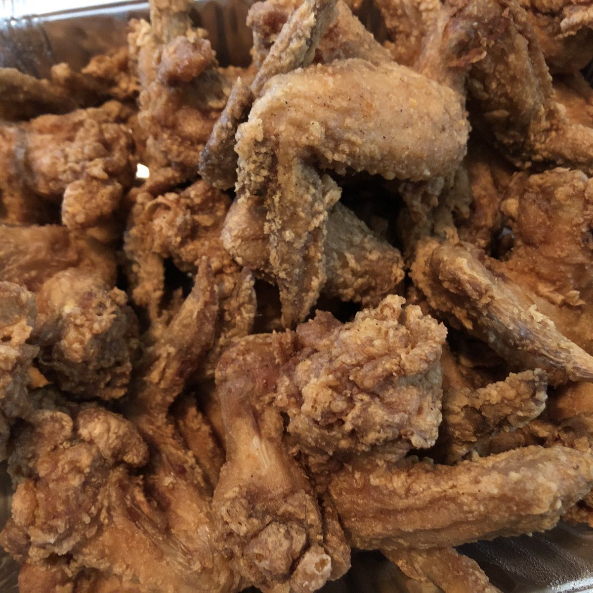DrJoshWX's tweet photo. Vice, in a picture. 🍗
🗣 @225batonrouge 
#Bestof225 #BlueStore https://t.co/Qa3zWfjBUH