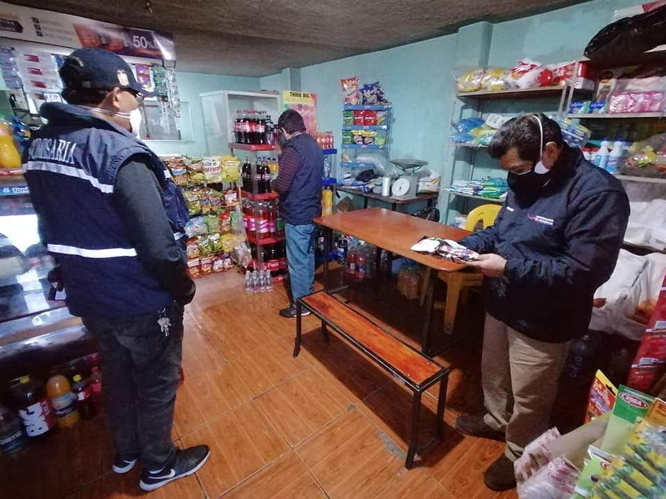 Gober_Cotopaxi's tweet photo. Por disposición del Gobernador de la provincia @GHector_Oficial, se desarrolla en la ciudad de #Latacunga un operativo de control de verificación de precios y productos caducados a través de la Intendencia y Comisaría Nacional.
Además con la @PoliciaEcuador y Agentes de Control https://t.co/39U7Jb17fZ