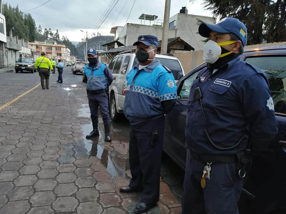 Gober_Cotopaxi's tweet photo. Por disposición del Gobernador de la provincia @GHector_Oficial, se desarrolla en la ciudad de #Latacunga un operativo de control de verificación de precios y productos caducados a través de la Intendencia y Comisaría Nacional.
Además con la @PoliciaEcuador y Agentes de Control https://t.co/39U7Jb17fZ