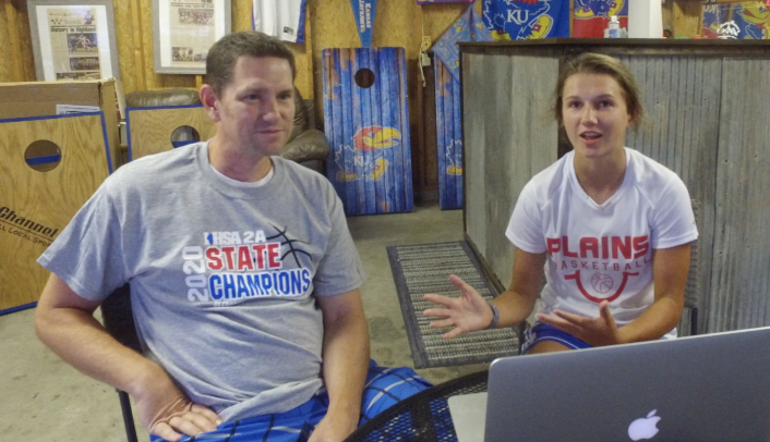 Channel1450com's tweet photo. Live Rewind: TJ and Ali Fraase Talk Plains State Title Part One: https://t.co/IIqMY0VU0f https://t.co/NDXr9KxzKk