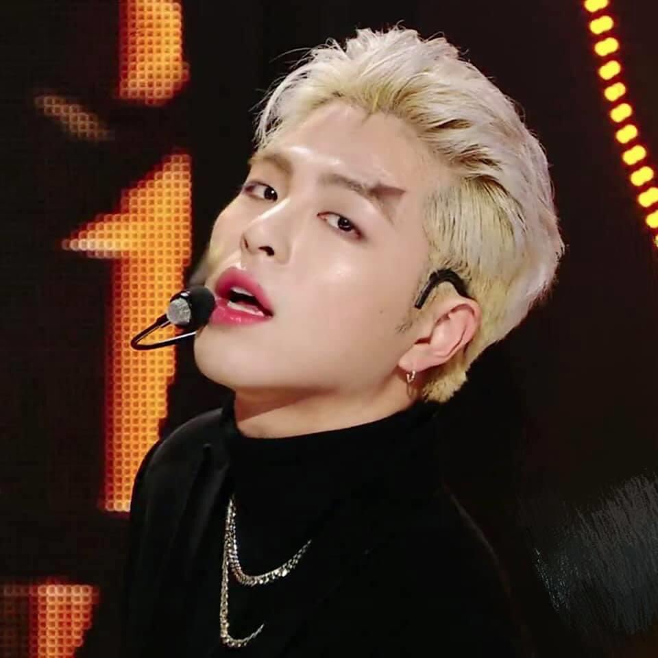 ❥𝗧𝗵𝗿𝗲𝗮𝗱—Cosas que solo Jinhwan tiene.