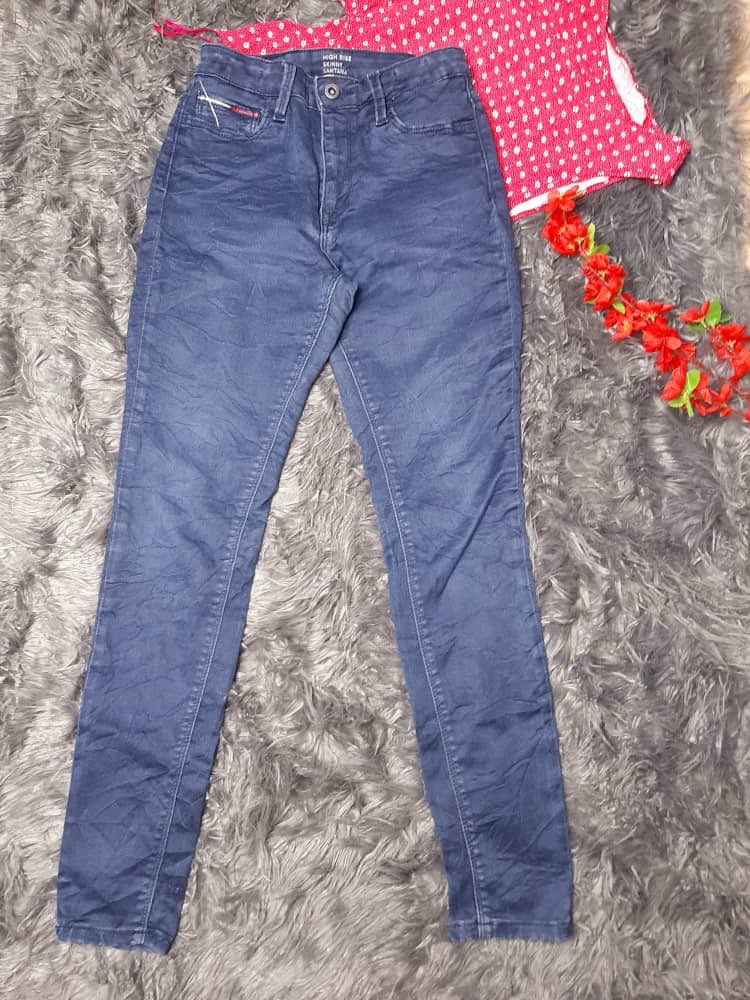 thriftbygigi's tweet photo. Guyysss. Hot New arrivals on Denim Jeans and Plain Pants. All going for 2k only. 🔥🔥🔥🔥 https://t.co/6VTvkXC2kG