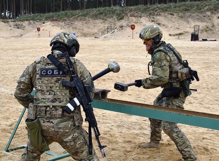 Greyshopru's tweet photo. #Rosgvardia operators from SOBR special forces during physical training.

For more material check out ➡️: https://t.co/JOK3DkYllR
___
https://t.co/Hj2NFNnILF Original equipment from Russia. #greyshop #equip #police #weapon #russia #army #airsoft #military #MordorTac #ArmyInside https://t.co/9t9igSnbWR