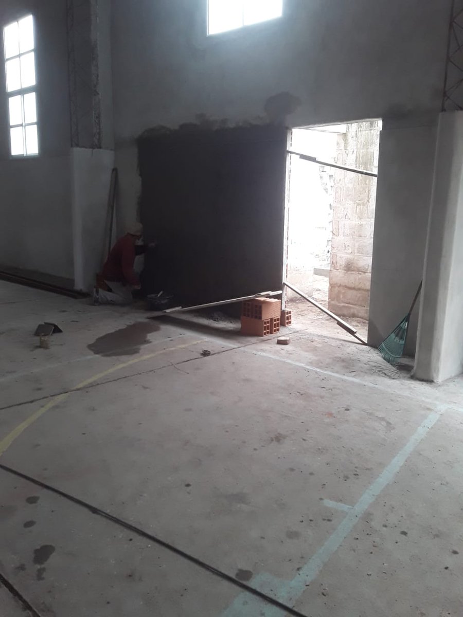 lisandroenrico's tweet photo. DIEGOdeALVEAR
Sigue avanzando una obra que acompañamos desde el comienzo en la Escuela 174. Se están llevando adelante los trabajos de la segunda etapa: los #cimientos, las #paredes, las instalación #cloacal y el #contrapiso. También se construirán los #bañosyvestuarios. https://t.co/RJemrES8CO