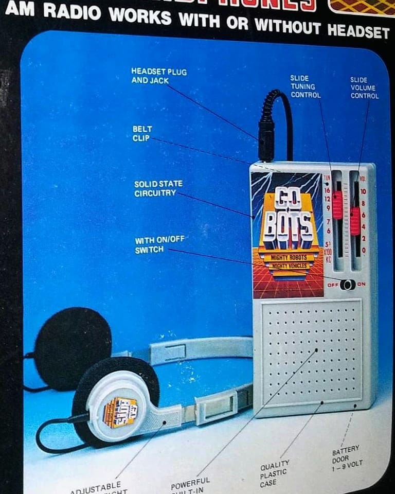 robertspadilla1's tweet photo. Here's a #ThrowbackThursday, back to 1984 when the Gobots promotional machine was full speed and a 'Radio with speaker and Dual Headphones was a thing!😎✨ 1984 Playtime Gobots Headset Radio🎧! #gobots #headsetradio #80stoys #vintagetoys https://t.co/EvqsMiSeaS