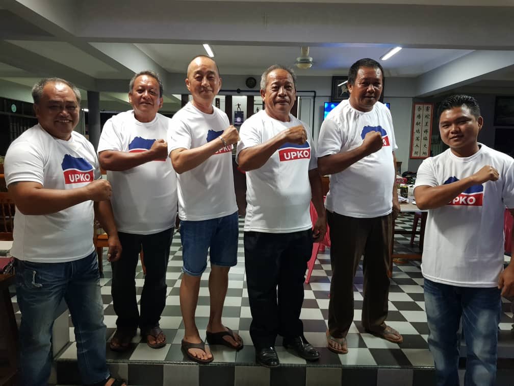 UPenampang's tweet photo. Syabas Kepimpinan UPKO di PDM Buit, Alfred Doling, Jokil Loling, Dolik Badsit dan AJK kerana masih bersama-sama dengan perjuangan UPKO.

Percabahan minda bersama dengan Ketua Bahagian, YB.Sen.Datuk Donald Peter Mojuntin mempereratkan lagi persahabatan dan persefahaman bersama. https://t.co/TPCgxrIei9