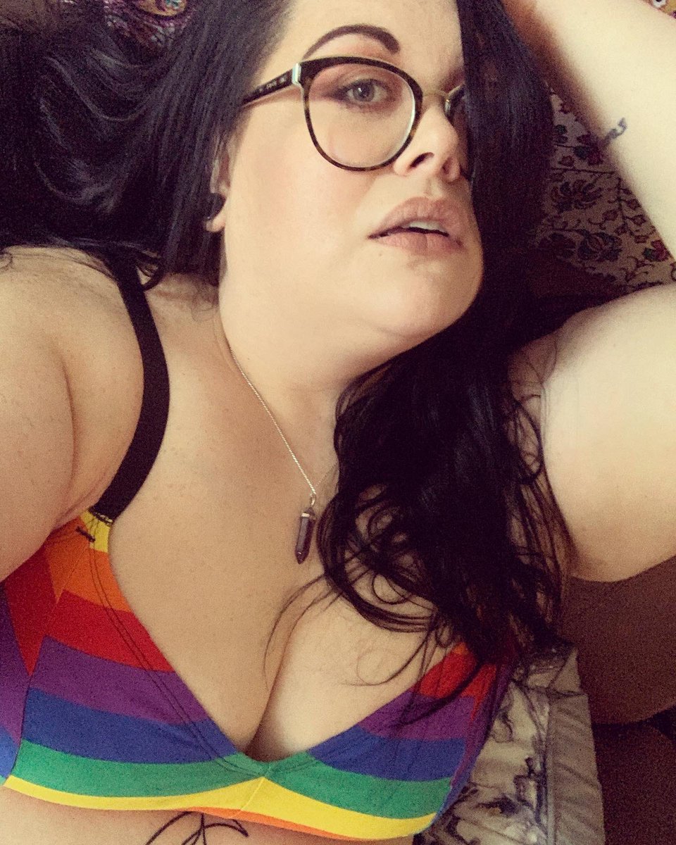 SunnySummers18's tweet photo. So in love with my rainbow bra from @torrid 🖤🖤🖤 try to guess what’s on my tongue! 😛😛
#bodypositive #bodypos #effyourbeautystandards #torrid #torridfashion #torridinsider #torridfitsme #glasses #makeup #fat #fatvanity #fatisnotaviolation #fatgirl #fatfashion #fatshion https://t.co/VDDyYRdQc8