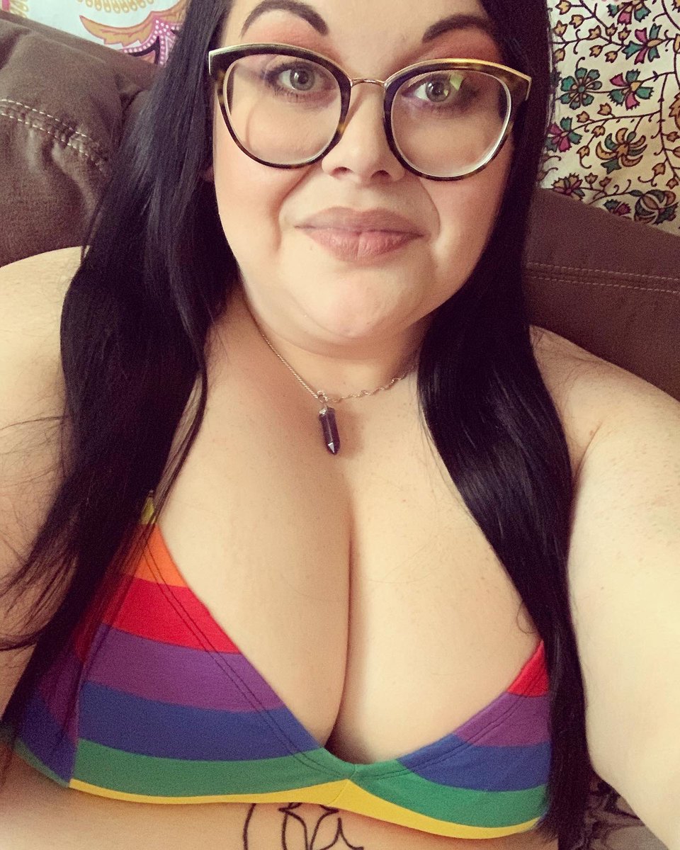 SunnySummers18's tweet photo. So in love with my rainbow bra from @torrid 🖤🖤🖤 try to guess what’s on my tongue! 😛😛
#bodypositive #bodypos #effyourbeautystandards #torrid #torridfashion #torridinsider #torridfitsme #glasses #makeup #fat #fatvanity #fatisnotaviolation #fatgirl #fatfashion #fatshion https://t.co/VDDyYRdQc8