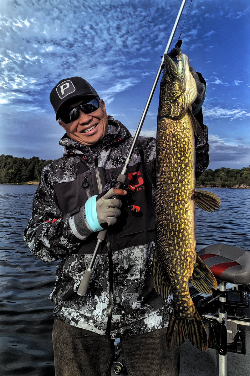 FishHardDave's tweet photo. Not ideal to be on the Northerns when you’re in a bass tournament! 😂😂😂A 6” Stringease titanium tipper saved me a few Z-Man Jackhammers!😊😊😊#LiquidMayhem #Stringease #ZManJackhammers #StrikerBrands #DaiwaCanada #Sunline #VigorEyewear https://t.co/3lpi7GpcPf