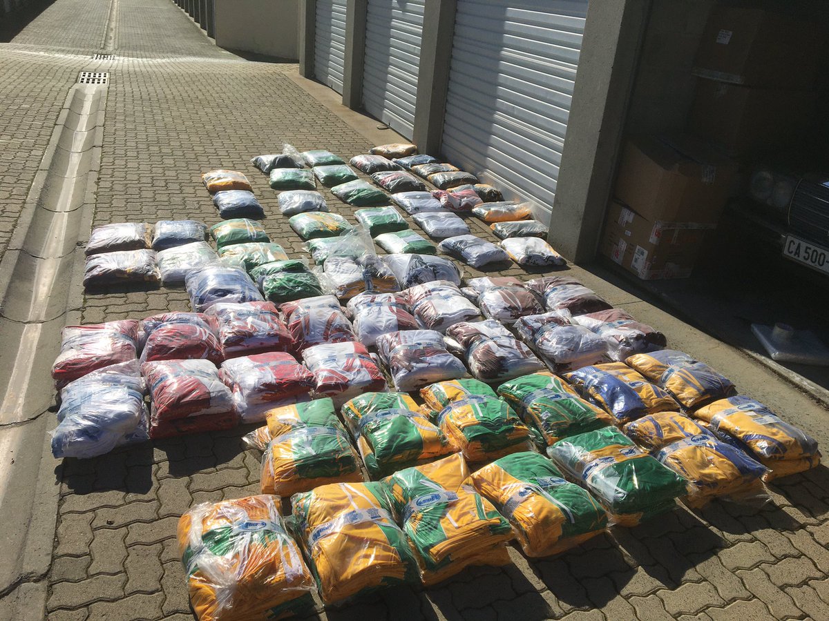 madodak69's tweet photo. Hoops4Hope in partnership with Mike’s Sport will be donating basketball kits to teams across the western cape in celebration of the Mandela Day (60min) next weekend. https://t.co/YMCYf55eno
