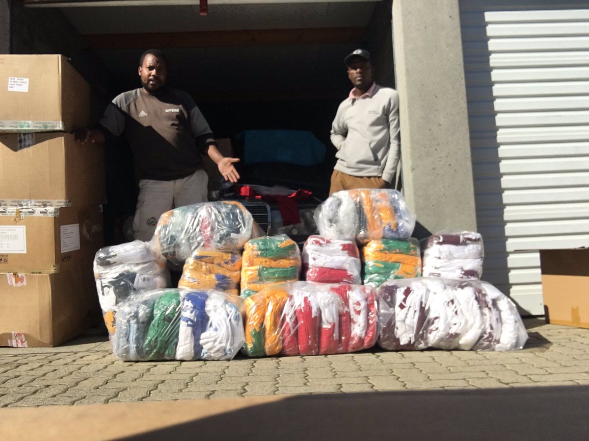 madodak69's tweet photo. Hoops4Hope in partnership with Mike’s Sport will be donating basketball kits to teams across the western cape in celebration of the Mandela Day (60min) next weekend. https://t.co/YMCYf55eno