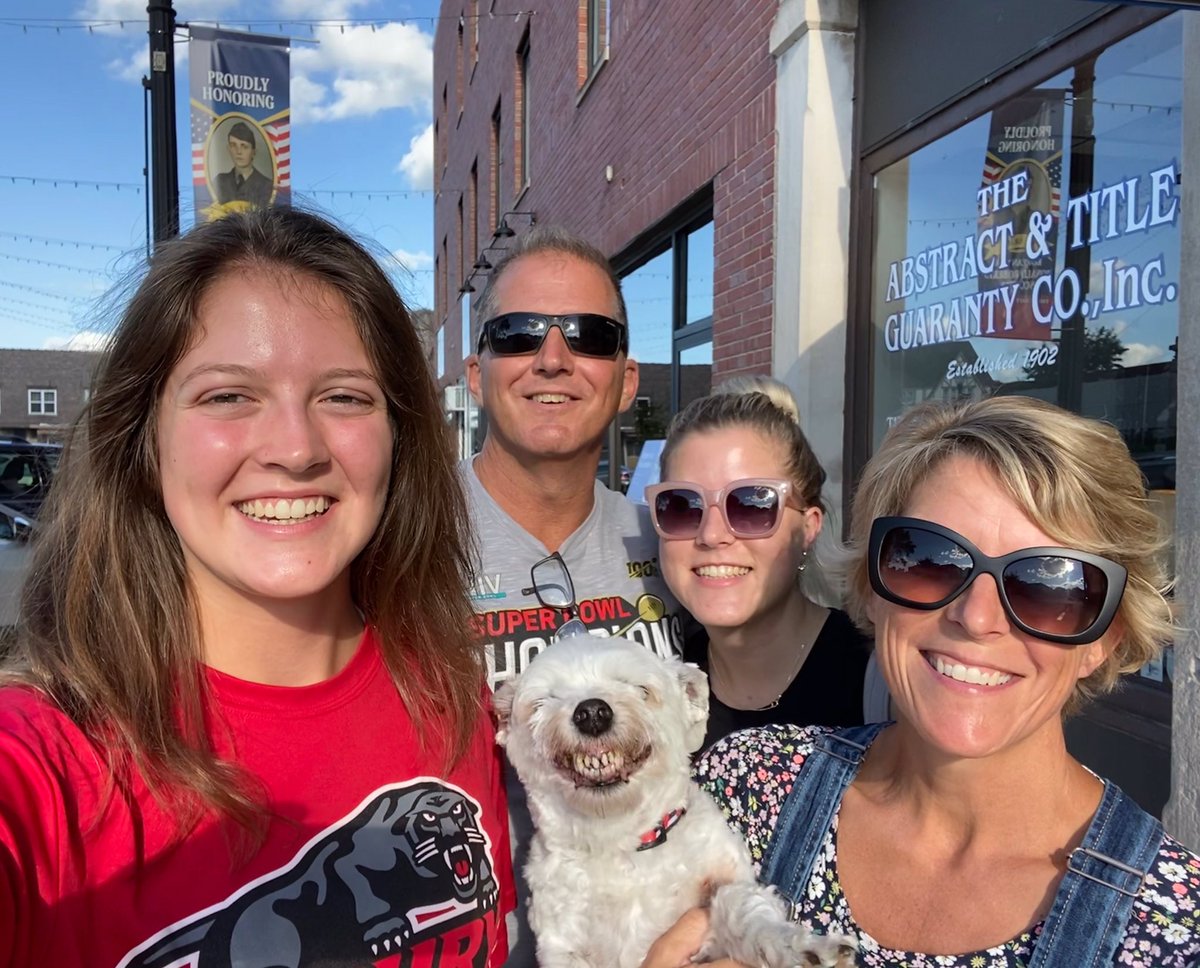 lou_gilbert19's tweet photo. @RexChapman, give @BillyRaythedog some love for his smile. https://t.co/TBm3dV4BPC