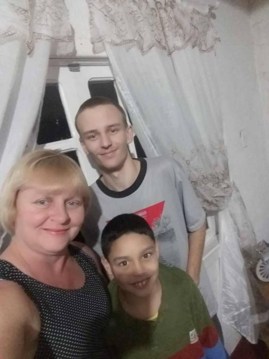 GamesRlk's tweet photo. Oi, meu nome é Leonardo 18 anos, fiz 1 milhão em 1 dia, curei meu irmão, vou tirar eles dessa vida e dar a melhor vida possível❤️ https://t.co/UPU8P9fuWs