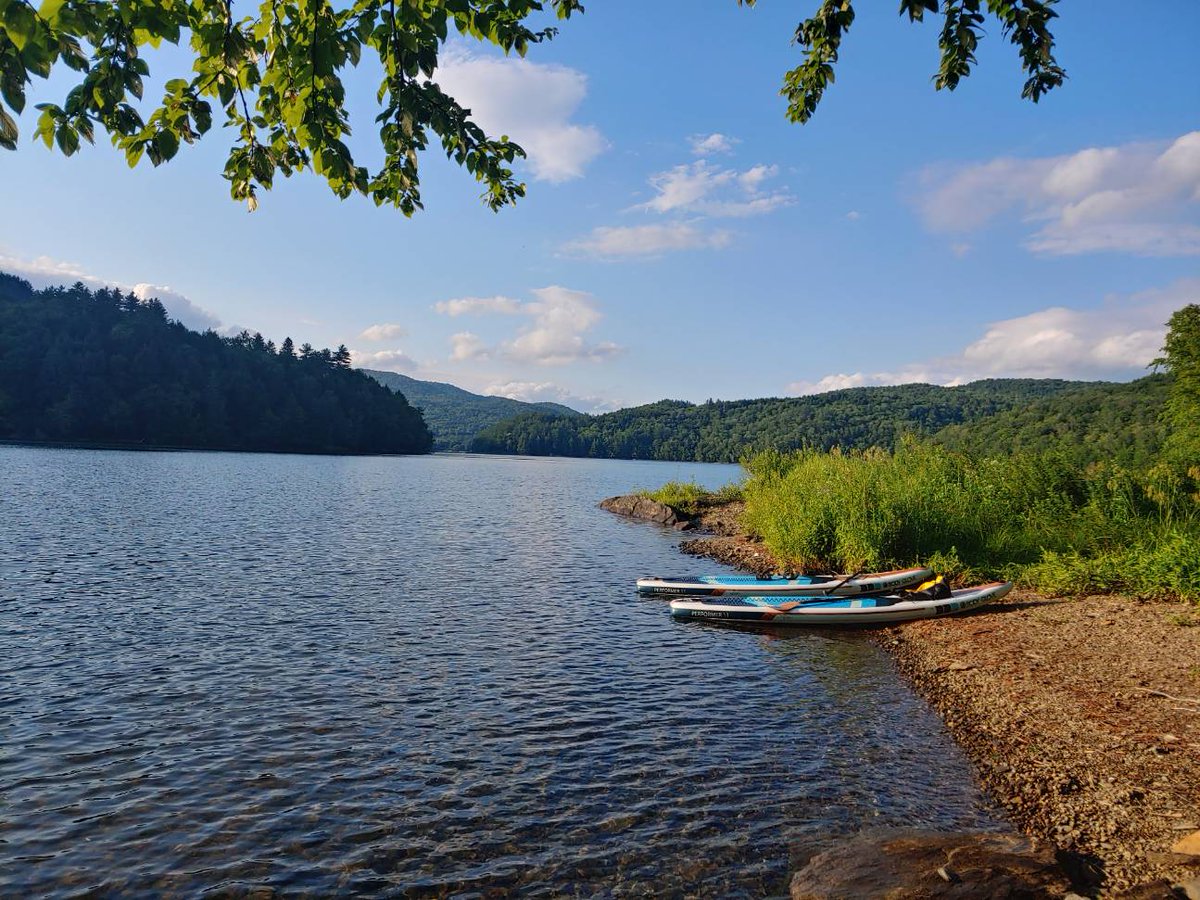 elevatingEBP's tweet photo. Its been an exhausting few days so I recharged by doing a mini-tri. Ran to the reservoir, swam until hubby arrived, and then hubby joined me for some SUP! #LoveVT #PA https://t.co/D0SzYx9pGe https://t.co/9fBq4IlFqQ
