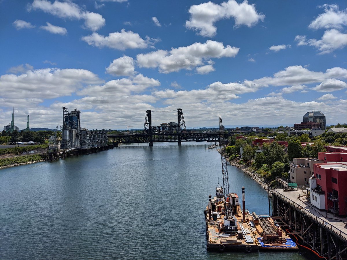 DrinksnGeekspod's tweet photo. Portland's pretty. Comment with a picture of your city! https://t.co/fql3DstDvz