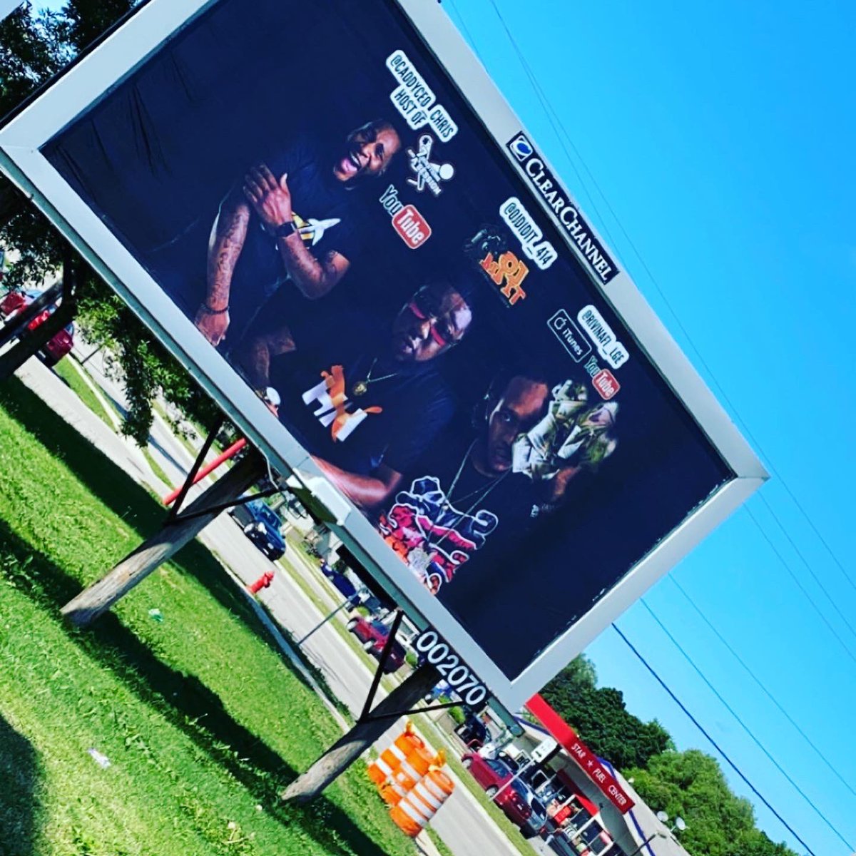 CaddyCeo_Chris's tweet photo. Holla If you See Us #LGE @RiviNafi  @OrangeCounty414 @#7questionsXaSession 76th Silver Spring &amp; 76th Florist https://t.co/7aH86FrK9V
