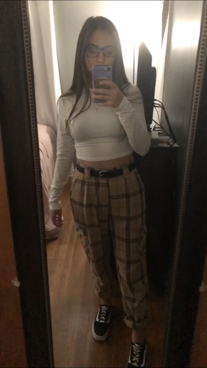 ssmileyknj's tweet photo. i don’t always love my body. i’m learning to love how i look and the things that aren’t “perfect”. i’m learning to tell myself that just because i don’t have the flattest stomach or the biggest this or that, that i’m beautiful. all of y’all are gorgeous 💙
#MyBodyIsBeautiful https://t.co/L63oEH4uZN