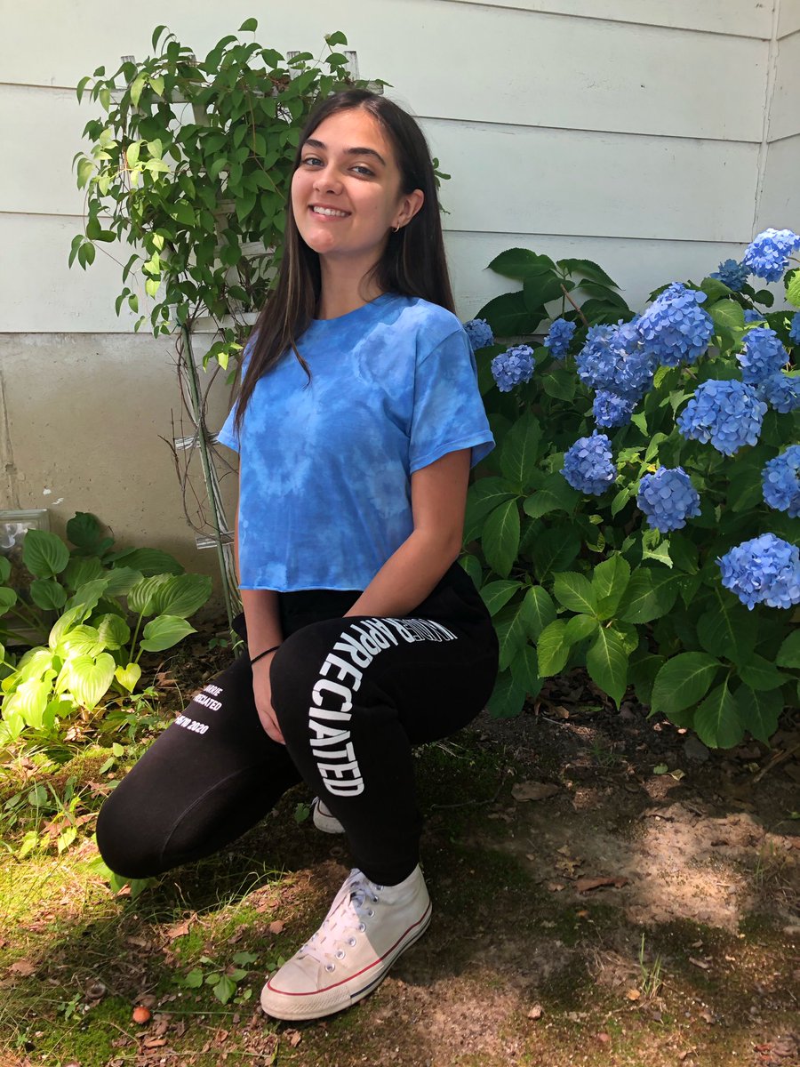 ssmileyknj's tweet photo. i don’t always love my body. i’m learning to love how i look and the things that aren’t “perfect”. i’m learning to tell myself that just because i don’t have the flattest stomach or the biggest this or that, that i’m beautiful. all of y’all are gorgeous 💙
#MyBodyIsBeautiful https://t.co/L63oEH4uZN