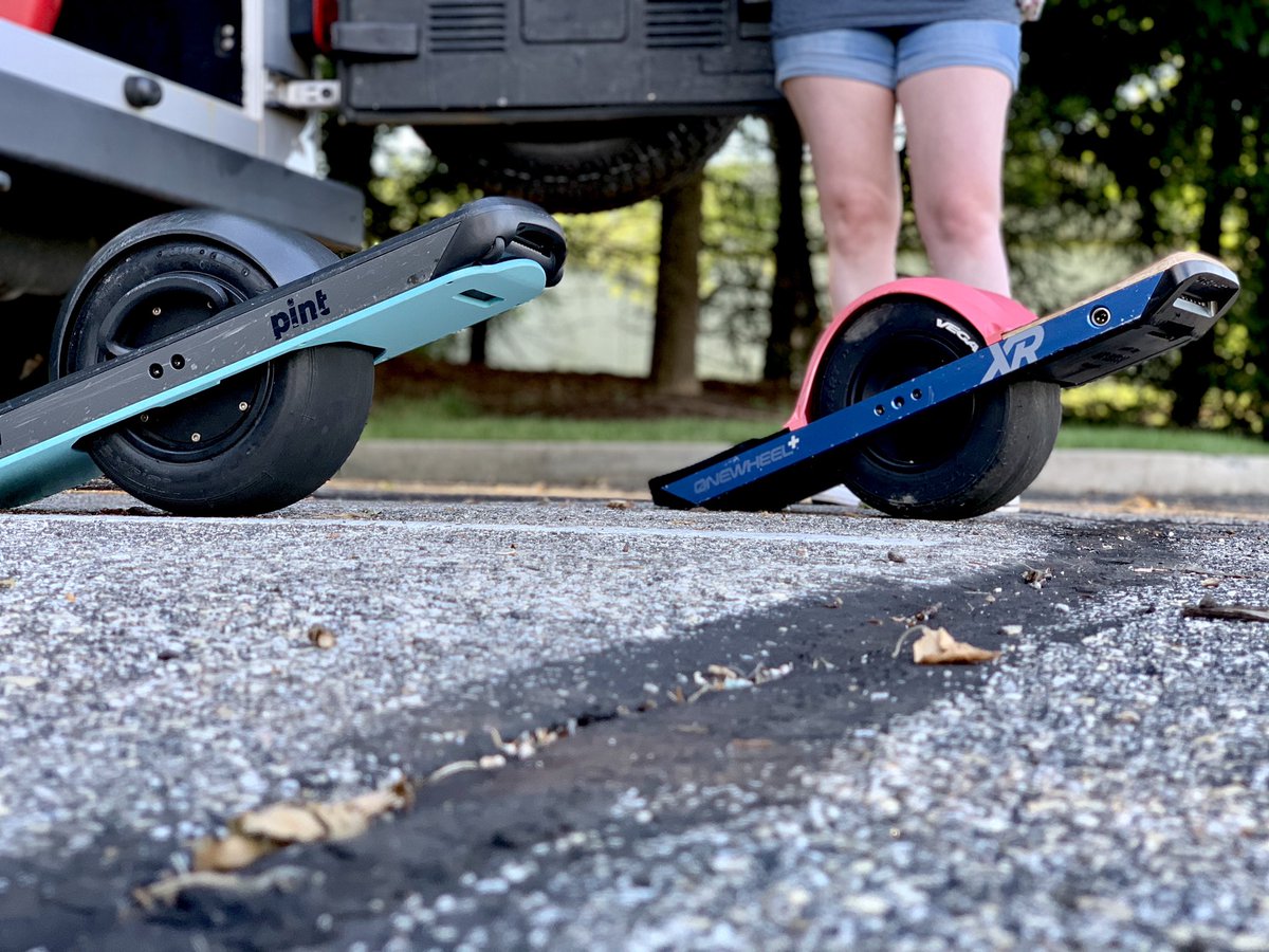 jarradshaw's tweet photo. Katie’s getting better w/ every ride! Got her Xmas presents early to protect her, her board & mine. Half of everything has is in (front wheels, back pads, & skid plates). The rest arrives in a few days! Thanks #LandSurf #TheFloatLife (Thanks Brandon) @RideOnewheel . https://t.co/X8OuWHszbn