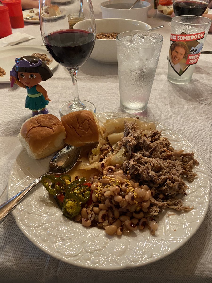 CMoneyKS's tweet photo. Pulled pork. Smoked cabbage. Black-eyed peas. Sweet pickled jalapeños and Fresno chiles. #KingsHawaiianRolls washed down w/a 2017 #SeanMinor #NicoleMarie red blend. #QuarantineDining #BBQ #BlackEyedPeas #Pork #SmokedMeats #MMMMmmmmmeat #staycation2020 #Elf #DoraTheExplorer https://t.co/WADJhsaK2X