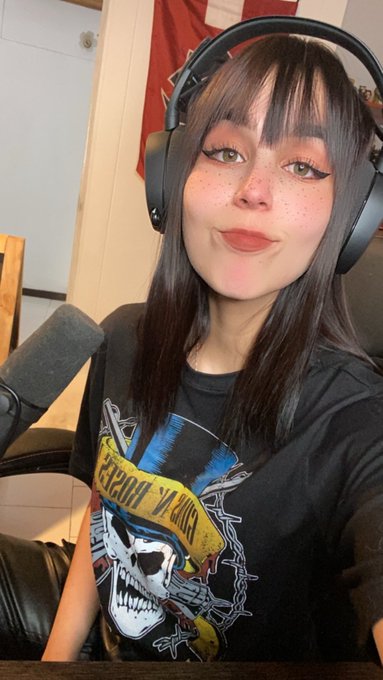 Ya estoy en vivo ❤️ https://t.co/3SvWRWma1g https://t.co/epvmkqFXVr
